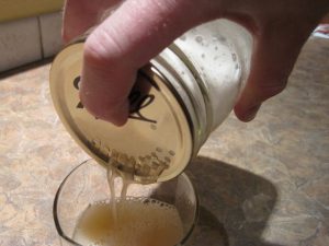 DIY cocktail shaker mason jar